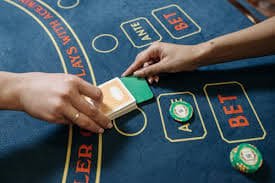 obitogel Featured Games dashboard showing live tables and slot selections